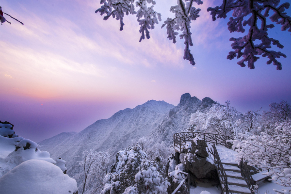 �Ϲ�ѩ���뻭��