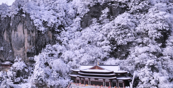 �Ϲ�ѩ���뻭��