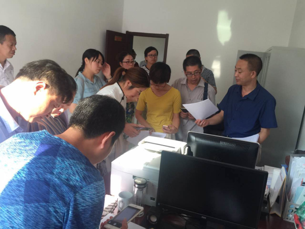 农林科技局:组织园区及企业业主学习产业扶贫工作