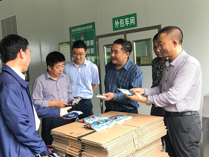 省农业厅督察组来岚皋县 督促检查农产品质量安全县创建工作